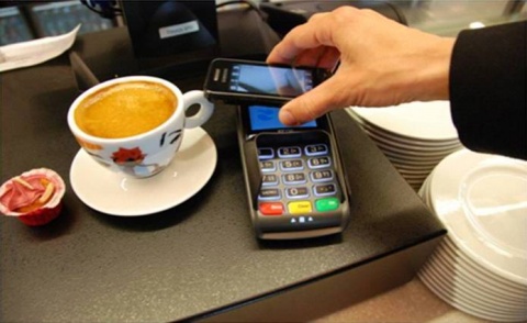 Systemy płatności online zwiększają obroty sklepów stacjonarnych